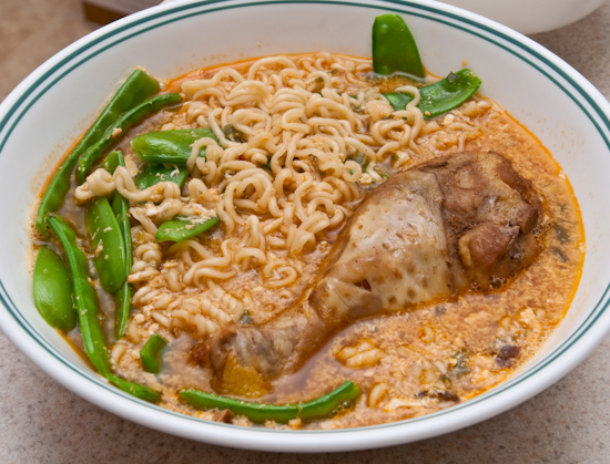 Instant Noodles (Nong Shim Shin Ramyun) with chicken and snow peas