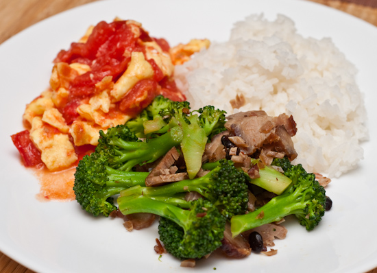 White Rice with Broccoli & Smoked Pork and Eggs with Tomato