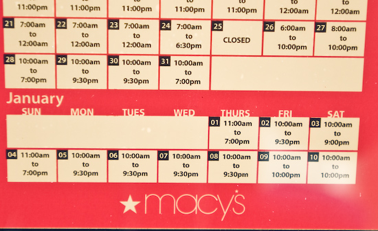 Macy’s Holiday Hours Sign